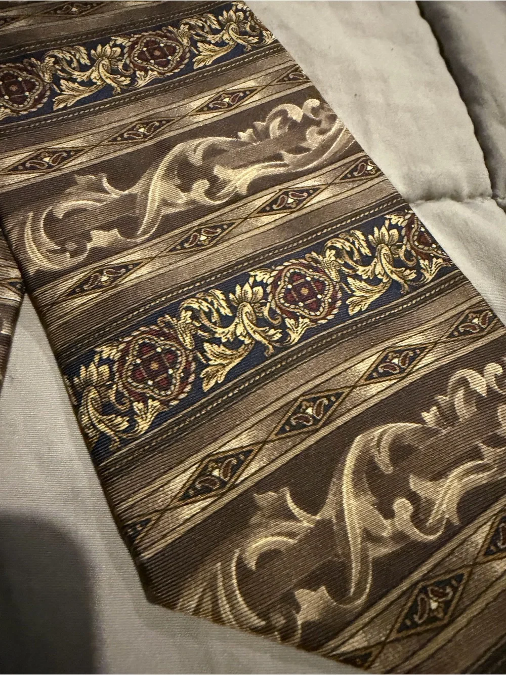 bill blass Brown and Gold Patterned Men's Tie